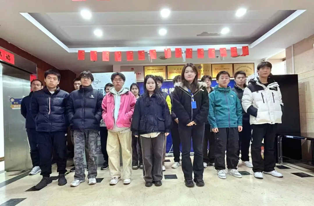 叮！結(jié)班成功！這張合照，是我們努力的最好